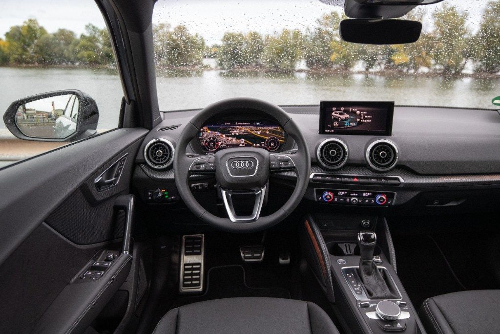 AUDI Q2 30 TDI Business